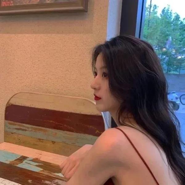 俏女怀春
